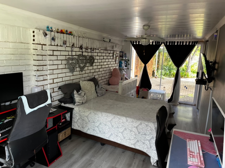 3 Bedroom Property for Sale in La Hoff North West